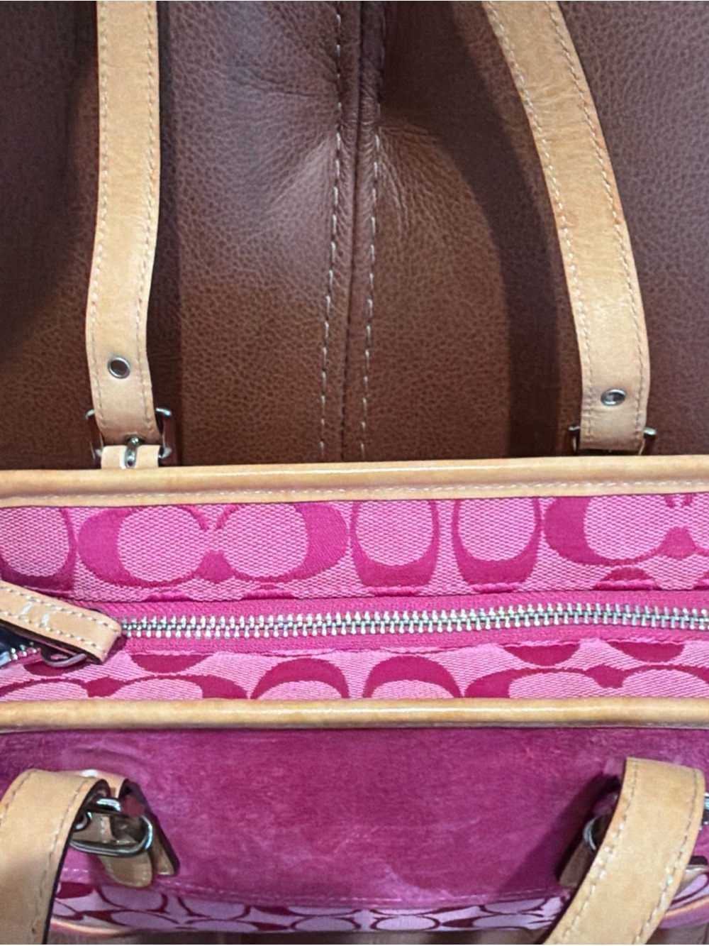 Coach 6892 Signature Pink
Hampton Bag - Picture 8 of 10
